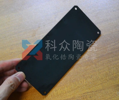 氧化锆陶瓷材料的抗热震性能分析