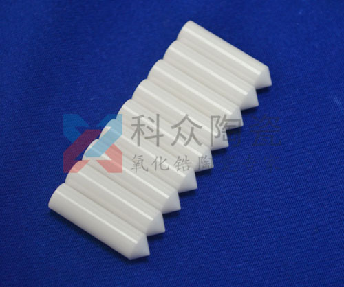 氧化铝陶瓷介电常数是什么？